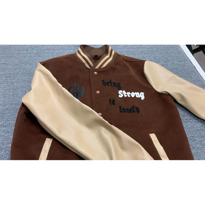 เสื้อแจ็คเก็ตปักลายสำหรับผู้ชาย สีน้ำเงินขาว แขนเสื้อสไตล์พรีปปี้ ผ้าฝ้าย คอตั้ง แบบสวมใส่ได้ในฤดูใบไม้ร่วง - Product Image 2