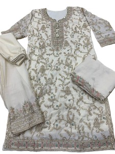 Ensemble décontracté 3 pièces brodé pour femme en soie/coton avec motif floral, haut long et pantalon palazzo – Idéal pour l'été - Product Image 3