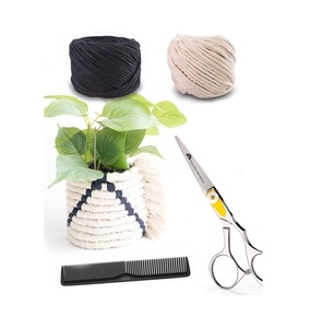 Panier de rangement artisanal en paille, jonc de mer et macramé avec poignée, en rotin, pour la décoration intérieure - Produit de qualité - Product Image 1