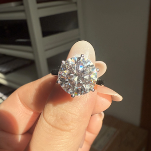 แหวนหมั้นเพชรทรงกลมเจียระไนแบบบริลเลียนท์ ทองคำขาว 18k สำหรับผู้หญิง คลาสสิก ได้รับการรับรองจาก IGI เพชรขาวเพาะเลี้ยงในห้องปฏิบัติการ - Product Image 4