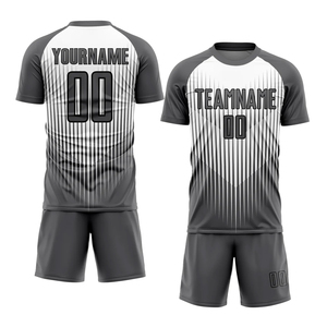 Les ensembles de football en sublimation à marque privée sont fabriqués avec des tissus de haute qualité provenant d'un expert mondial en matière d'approvisionnement pour la vente en gros. - Product Image 5