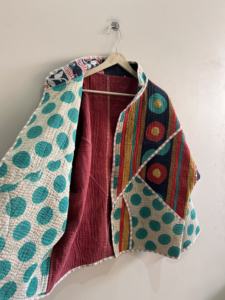 Chaqueta Kantha india hecha a mano, abrigo largo reversible, estilo bohemio, chaqueta bomber. - Product Image 5