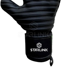 <b>Super</b> Soft Comfortable Goalkeeper Football Gloves High Quality Reasonable Price Custom Design Goalkeeper Gloves - Product Image 4