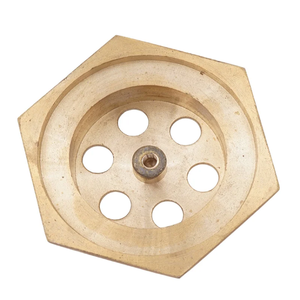หน้าแปลนทองเหลืองขัดเงาอุตสาหกรรมแบบกำหนดเอง Lucky Brass ขนาด 1.25 นิ้ว BSP 6 รู สำหรับท่อขนาด 8.5 มม. ใช้ในงานก่อสร้าง ทนทาน ใช้กับระบบไฟฟ้าได้ - Product Image 4