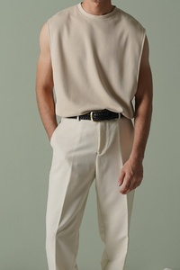 Camiseta sin mangas de algodón 100% de alta calidad, con capucha y cuello en V, transpirable, ecológica, de peso pesado, estilo casual, para hombre, con logo personalizado - Product Image 2