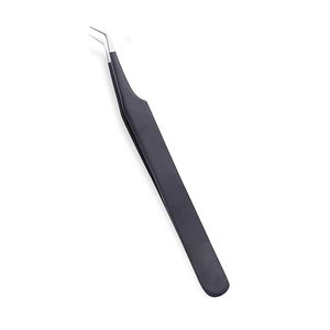 Pince à épiler professionnelle de précision en acier inoxydable, pointe lisse, finition noire mate, fabriquée sur site - Product Image 1