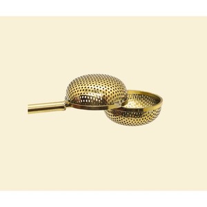 Colador de metal dorado personalizable al por mayor con malla fina y mango largo para uso en la cocina - Product Image 4