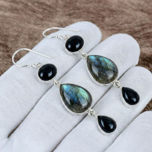 Boucles d'oreilles pendantes artisanales en argent sterling 925 massif avec serti clos, labradorite et onyx, style bohème, pierres précieuses - Product Image 1
