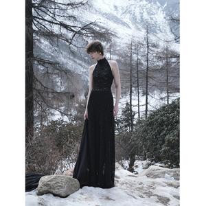 เดรสยาวแฟชั่นสูงสำหรับผู้หญิง สไตล์ลำลอง LILIAN HALTER-NECK LONG DRESS ประดับคริสตัล ลูกไม้ปักลาย คริสตัลตกแต่ง ชุดเดรสทรงเข้ารูป - Product Image 1