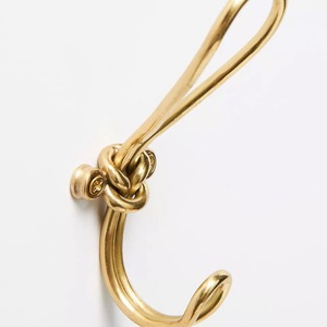 Porte-manteau mural en métal robuste à double crochet pour manteaux, sacs et serviettes - Product Image 6