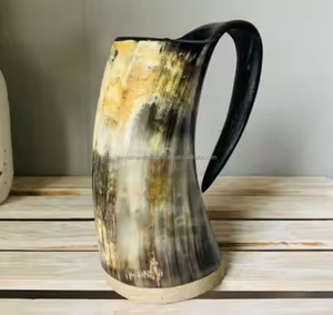 Verre à bière en corne naturelle polie, style animalier et thème nautique - Product Image 2