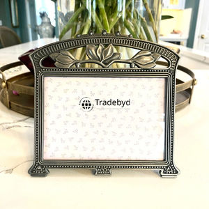 Cadre photo en métal design, élégant accent décoratif pour la maison par Tradebyd - Product Image 3
