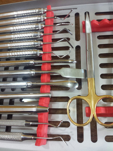 Juego de Instrumentos Quirúrgicos Dentales de 18 Piezas, Kit Periodontal con Tijeras, Portaagujas, Retractor, Mango Antideslizante, Plateado, Certificado CE - Product Image 4