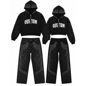 Ensemble de survêtement unisexe en polaire noir avec logo personnalisé et strass, sweat à capuche oversize à demi-zip et pantalon baggy assorti, style streetwear, fabricant - Product Image 2