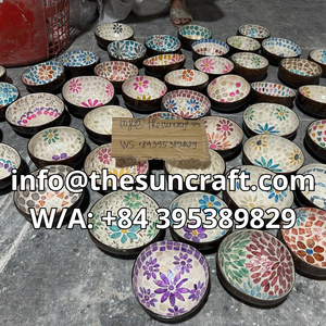 Wholesale High Quality Vietnam Mother of Pearl Flower Design Natural Coconut Shell Bowls Eco-Friendly Lacquer Home Decoration - Product Image 5