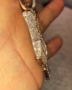 Collar de Lujo Personalizado con Colgante de Rosa Iced Out, Flor de Moissanita y Diamantes, Micro Pavé, Plata de Ley 925, Bañado en Oro Rosa - Product Image 1