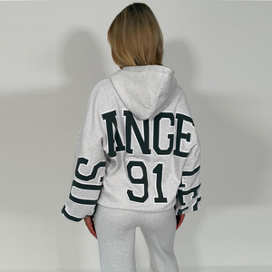 Conjunto de 2 piezas para mujer, sudadera con capucha de forro polar gris con estampado de Los Ángeles 91, chándal informal de corte holgado, pantalones deportivos largos y top - Product Image 5