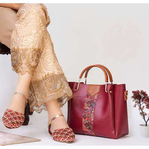 CAPRI Mujer 4PCs Maroon Leftover Bolsas de mensajero 4PCs Maroon Leftover CAPRI Bolsas de mensajero para mujer - Product Image 2