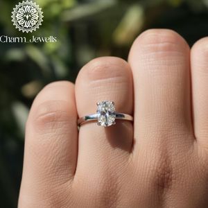 Bague Classique Femme Charm Jewells Certifiée IGI, 3 grammes, Plaqué Or Argenté, Moissanite Taille Coussin, Sertissage à Griffes, Bague d'Éternité - Product Image 6