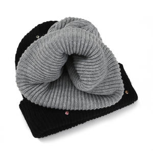 New Customize Logo Rhinestone Pearl Y2K Style Daily Use Warm Winter Jacquard Gemstones Knitted Beanie Hat - Product Image 4