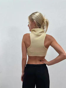 เสื้อกล้ามครอปท็อปผู้หญิงคุณภาพพรีเมียม เนื้อผ้าริบ ระบายอากาศได้ดี ยืดหยุ่น แห้งเร็ว รับสกรีนโลโก้และออกแบบชุดโยคะตามสั่ง - Product Image 4