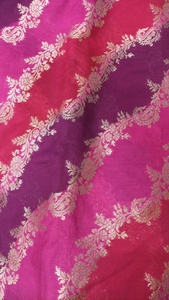 Tissu jacquard brocart tissé à motif de feuilles métalliques pour vêtements féminins, matière en soie de poids moyen - Product Image 3