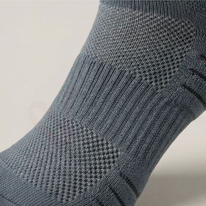 Chaussettes pour hommes, couleur unie, tricotées, respirantes, coton, polyester, élasthanne, style régulier, été - Product Image 3