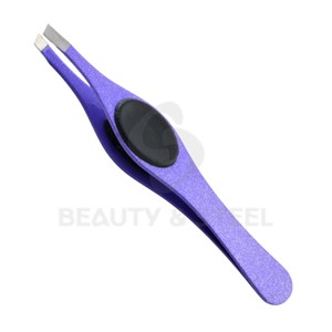 Pinzas Profesionales para Cejas con Punta Inclinada y Agarre Ergonómico de Goma para Depilación de Precisión y Cuidado Facial - Product Image 3