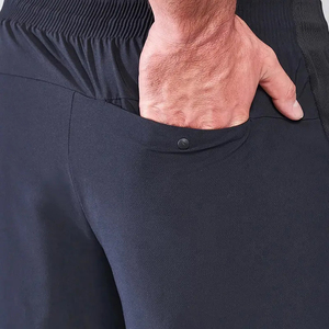 กางเกงขาสั้นกีฬาผู้ชายผ้าฝ้ายอ๊อกฟอร์ด 100% เอวกลาง กันน้ำ พิมพ์ลายดิจิทัล มีกระเป๋ายืดหยุ่น สีดำ สำหรับออกกำลังกาย - Product Image 6