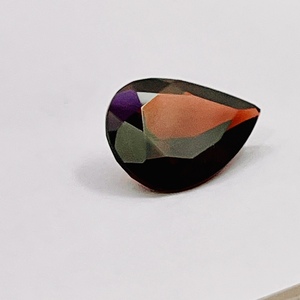 Pierre précieuse naturelle grenat du Mozambique, taille poire 13x18 mm, 10,45 carats, rouge, facettée, pour la création de bijoux fins - Product Image 2