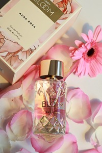 CINDY BLOOM-Aura Rosa Floral Eau de Parfum en spray pour femmes (50 ml) Longue tenue Utilisation quotidienne Vietnam OEM/Marque privée - Product Image 6