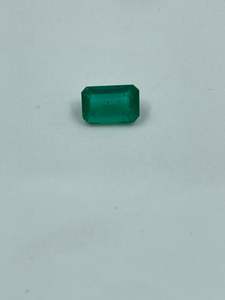 พลอยมรกตธรรมชาติสีเขียวทรงบาแกตต์ความใสสูง รูปทรงสี่เหลี่ยมผืนผ้า ขนาด 5x8 มม. น้ำหนัก 1.09 กะรัต สำหรับทำเครื่องประดับ - Product Image 6