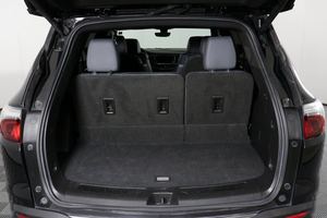 Enclava Premium FWD 2022 d'occasion propre - Product Image 3