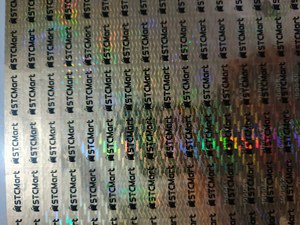 Etiqueta Holográfica Anti-Falsificación con Código QR y Logotipo Personalizado, Material PET, Impresión Láser/Digital - Product Image 2