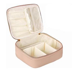 Sac de rangement pour maquillage en cuir vintage, étui de rangement cosmétique de qualité supérieure, trousse de beauté de voyage avec plusieurs compartiments et poignée - Product Image 1