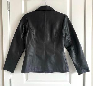 Veste en cuir d'agneau noir courte – Manteau ceinturé pour femme style streetwear - Product Image 3