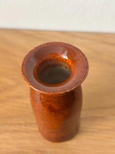 Jarrón de Cerámica Rústico Marrón Glaseado con Borde Clásico Acampanado, Acabado Duradero y Toque Atemporal para un Estilo Hogareño Acogedor - Product Image 4