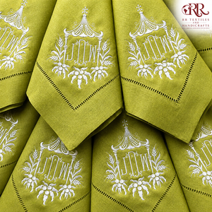Serviette en lin brodée sur mesure, 100% lin, faite à la main, blanche, pour la maison, le restaurant, Noël, les cadeaux de mariage - Product Image 3