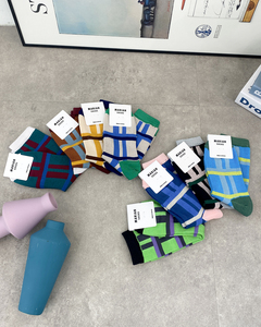 Chaussettes classiques en coton peigné de style géométrique pour femmes, mélange de coton respirant, pour usage quotidien, style régulier, toutes saisons - Product Image 2