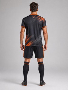 Tenue de football personnalisée, maillot et short de football haut de gamme, tissu extensible doux pour les matchs de compétition en extérieur - Product Image 4