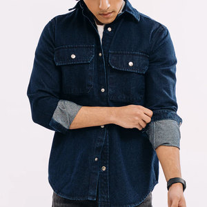 Chemise en jean bleu premium pour homme, chemise boutonnée élégante et décontractée à manches longues, coupe classique confortable, idéale pour tous les jours et les activités de plein air - Product Image 5