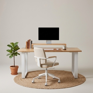 Bureau de direction moderne en bois massif avec étagère surélevée pour écran, cadre en métal blanc, table ergonomique pour ordinateur et écriture - Product Image 2