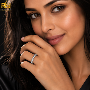Anillo de Eternidad con Diamantes Cultivados en Laboratorio de 2.5mm, Color DEF, Corte Brillante, con Garras Compartidas, Sólido |   Joyería Fina de Lujo en Oro de 9K, 14K y 18K - Product Image 2