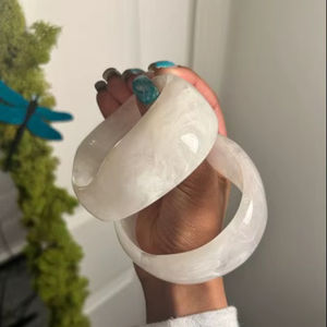 Brazalete de resina con patrón de mármol grueso para mujer, pulsera redonda gruesa de fibra de acetato, joyería para fiestas, uso diario informal. - Product Image 1