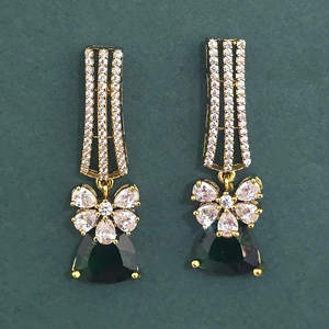 Grossistes de bijoux fantaisie en Inde, boucles d'oreilles classiques en zircone cubique avec placage Mehndi 443966 - Product Image 2