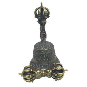 Instrument de musique rituelle bouddhiste en bronze avec motif gravé - Cadeau et artisanat Asthamangal - Product Image 5