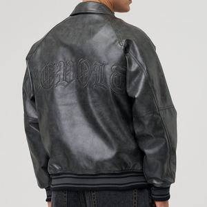 Chaqueta de Béisbol Negra Bordada de Alta Calidad con Diseño Personalizado OEM, Chaqueta Bomber de Cuero PU para Hombre, Chaqueta Varsity con Cierre - Product Image 3
