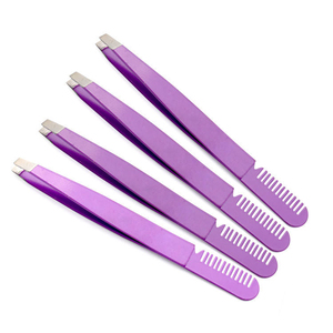 แหนบแต่งคิ้วปลายเฉียง 2-in-1 สีม่วงพรีเมียม OEM ODM พร้อมหวีจัดแต่งทรงคิ้ว คุณภาพระดับมืออาชีพสำหรับร้านเสริมสวย ผลิตจากสแตนเลสหรูหรา - Product Image 1