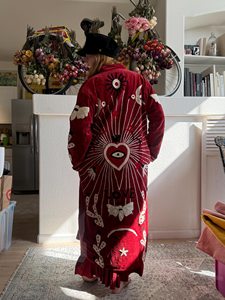 Bata de verano de terciopelo con estampado bohemio, kimono rojo hecho a mano, transpirable, suave, con bordado de ojo turco y corazón, ideal para festivales. - Product Image 1