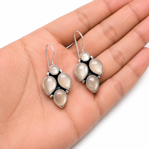 Boucles d'oreilles pendantes en argent oxydé et onyx, vente en gros |   Bijoux pour femmes faits à la main, style bohème, tendance, multicolores - Product Image 2